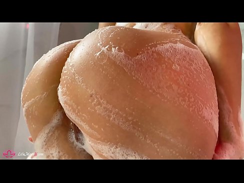 ❤️ Zeshkania masturbon pidhin me vibrator deri në orgazmë intensive në dush ️ Porno shtëpie tek ne sq.niceporn-tv.ru